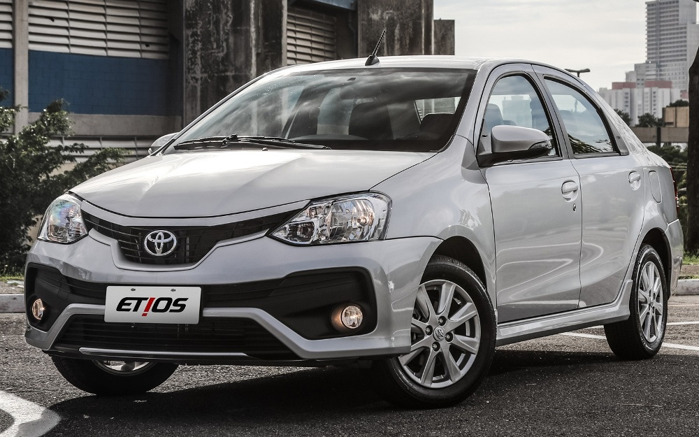 Огляд бюджетного седана Toyota Etios