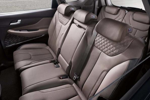 Огляд Hyundai Santa Fe 2019-го модельного року Фото 8