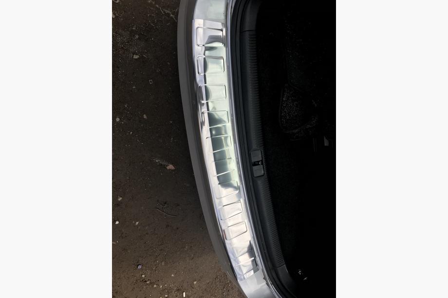 Volkswagen Passat B7 2012-2015 рр. Накладка на задній бампер Carmos (SW, нерж) Фото 7