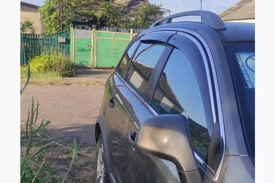 Opel Antara 2006-2017 рр. Вітровики з хромованим молдингом (4 шт, Niken) Image