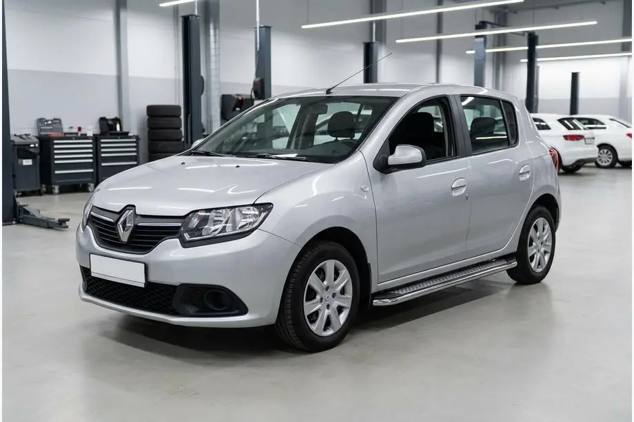 Dacia Sandero 2013-2020 рр. Бокові пороги Maydos V2 (2 шт., алюміній ↗ нерж) Фото 1