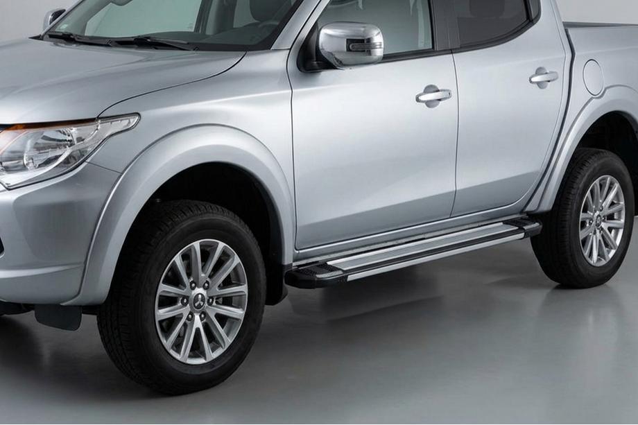 Mitsubishi L200 2015-2024 рр. Бокові пороги Rainbow (2 шт., алюм) Image