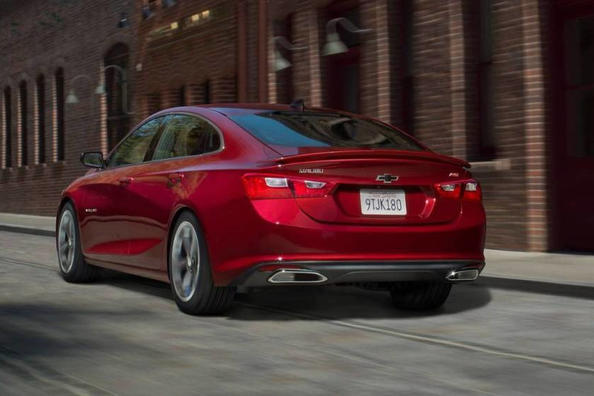 Огляд седана Chevrolet Malibu дев’ятого покоління Фото 3