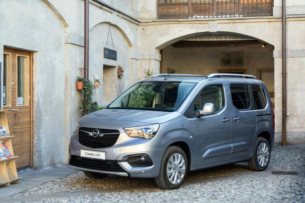 Огляд компактвена Opel Combo Life нового покоління Фото 1