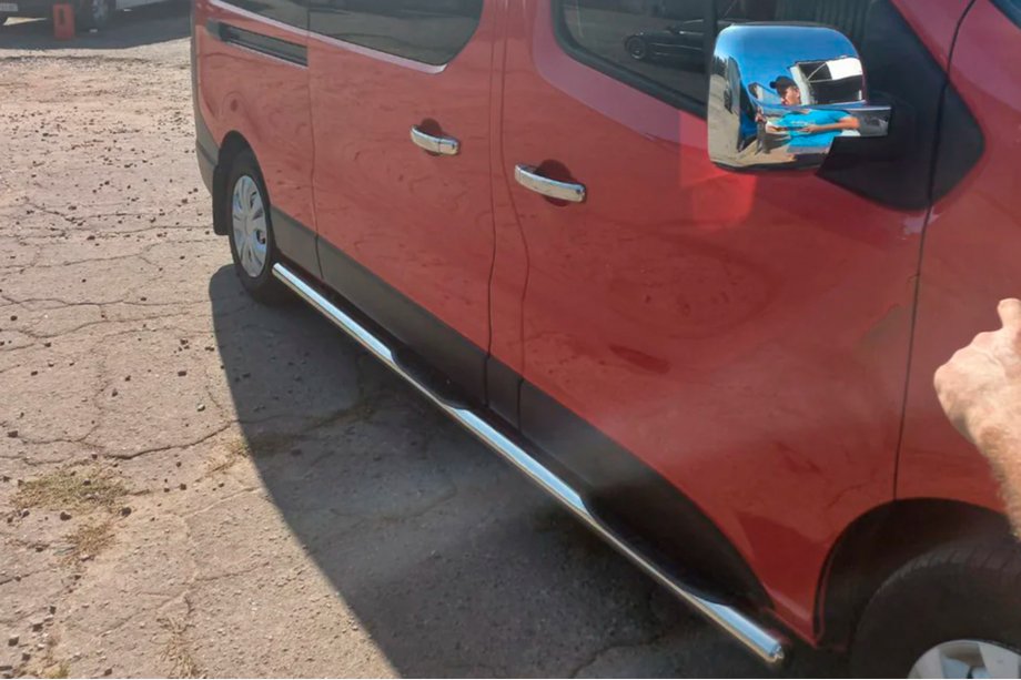 Renault Trafic 2015- рр. Бічні труби (2 шт., нерж.) 60 мм, коротка база Фото 4