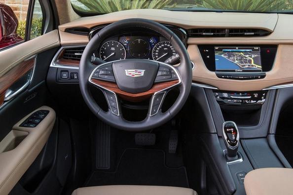 Огляд середньорозмірного преміального кросовера Cadillac XT5 Фото 7