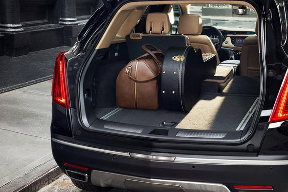 Огляд середньорозмірного преміального кросовера Cadillac XT5 Фото 5