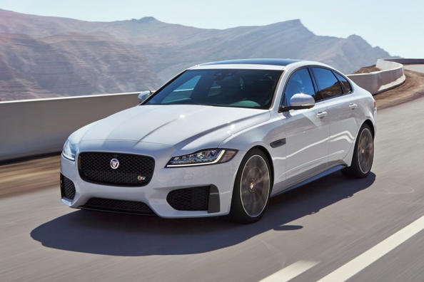 Огляд седана Jaguar XF другого покоління Фото 1