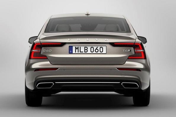Огляд седана Volvo S60 нового покоління Фото 8
