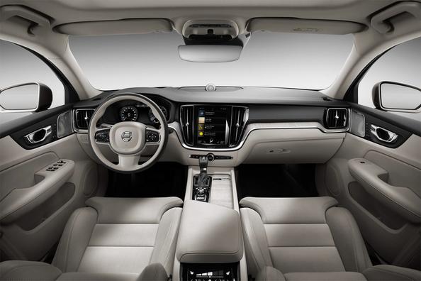 Огляд седана Volvo S60 нового покоління Фото 3