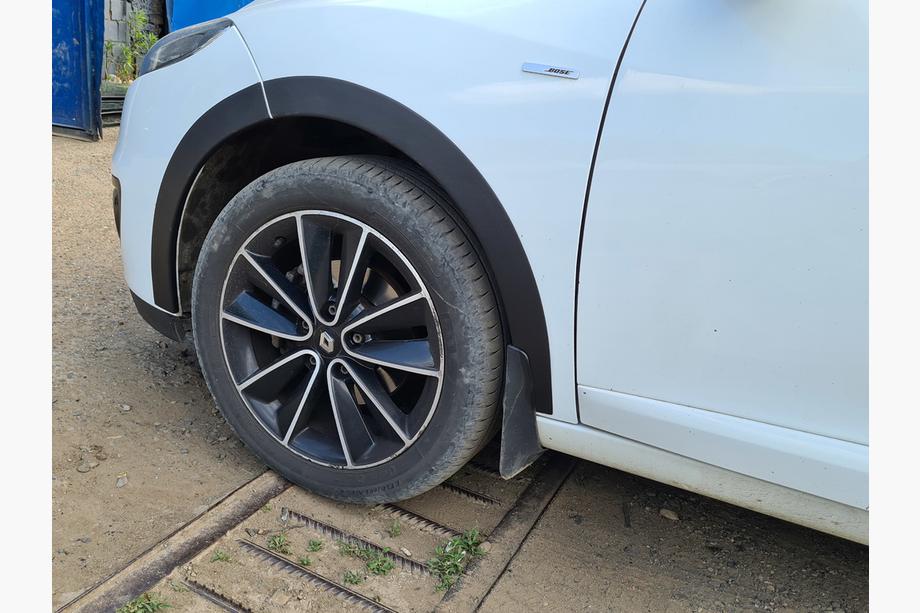 Renault Megane III 2009-2016 рр. Накладки на арки (8 шт, чорні) Image