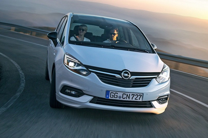 Оновлений компактвен Opel Zafira