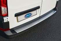 Volkswagen Crafter 2016- рр. Накладка на задній бампер (Omsa, нерж) фото 1