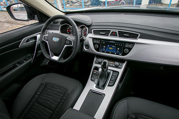 Огляд кросовера Geely Atlas Фото 4