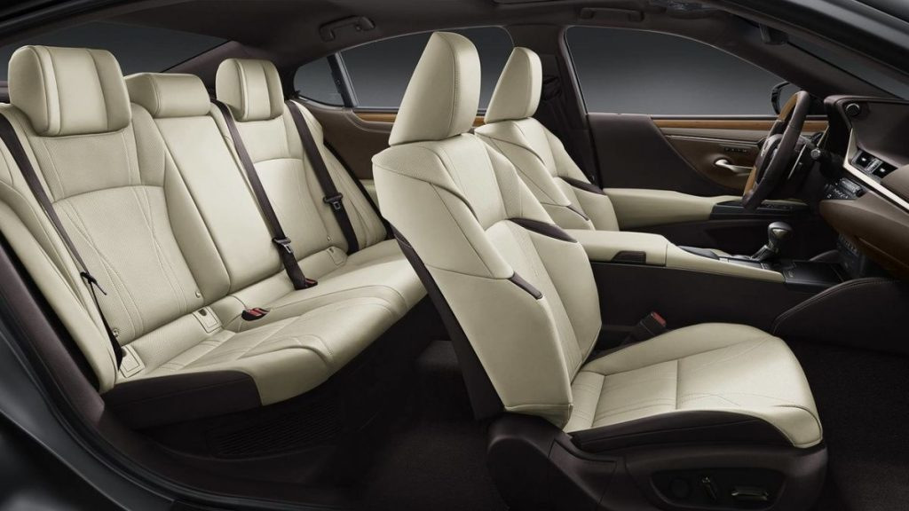 Седан сьомого покоління Lexus ES