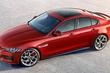 Огляд седана Jaguar XE фото 1