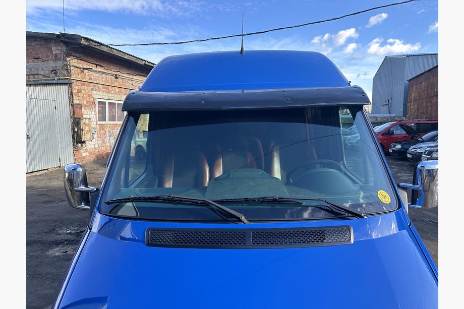 Mercedes Sprinter W901/902/903/904/905 1995-2006 рр. Козирьок на лобове скло (чорний глянець, 5мм) Фото 4