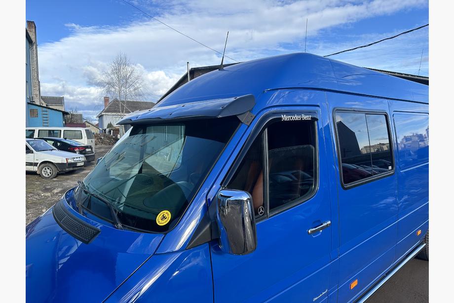 Mercedes Sprinter W901/902/903/904/905 1995-2006 рр. Козирьок на лобове скло (чорний глянець, 5мм) Фото 3