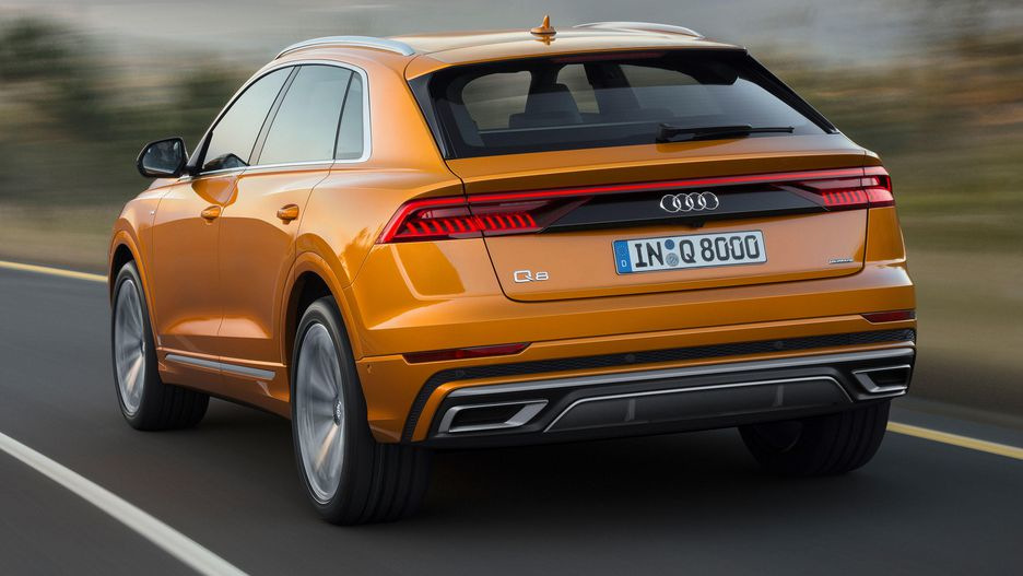 Огляд преміального кросовера Audi Q8