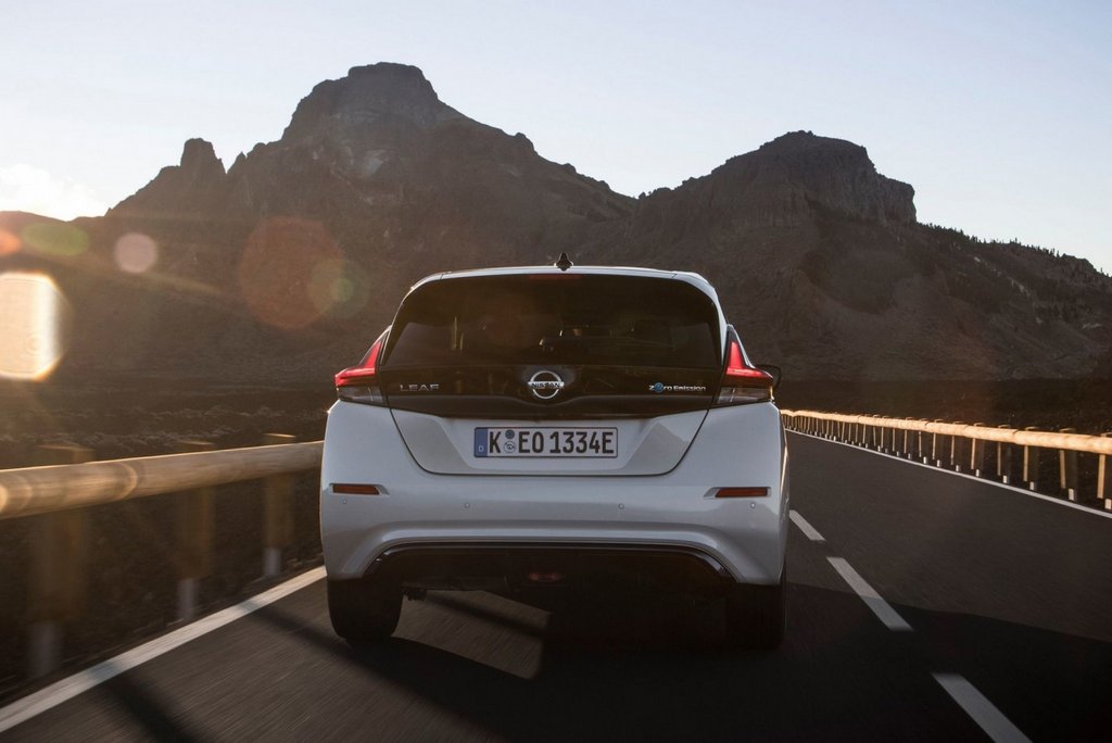 Електричний хетчбек Nissan Leaf другого покоління