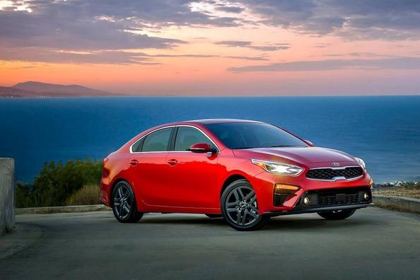 Седан Kia Cerato четвертої генерації