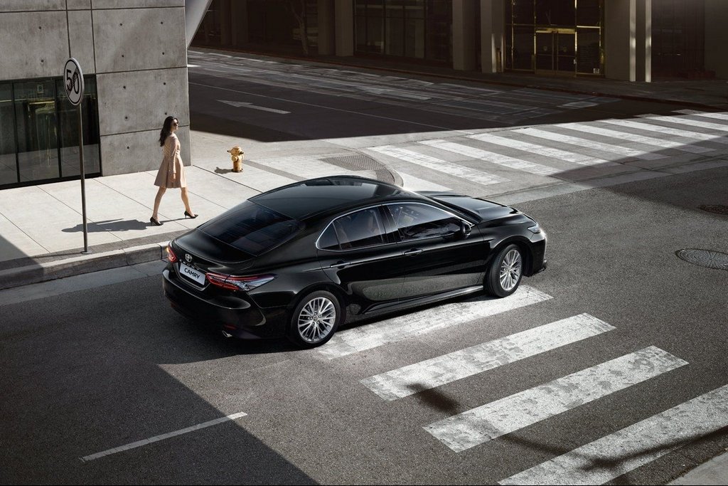 Другий огляд Toyota Camry 2018 модельного року