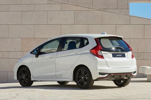 Огляд оновленого компактного хетчбека Honda Jazz Фото 7
