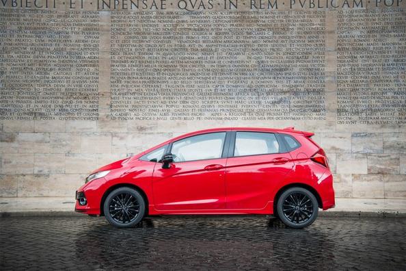 Огляд оновленого компактного хетчбека Honda Jazz Фото 6