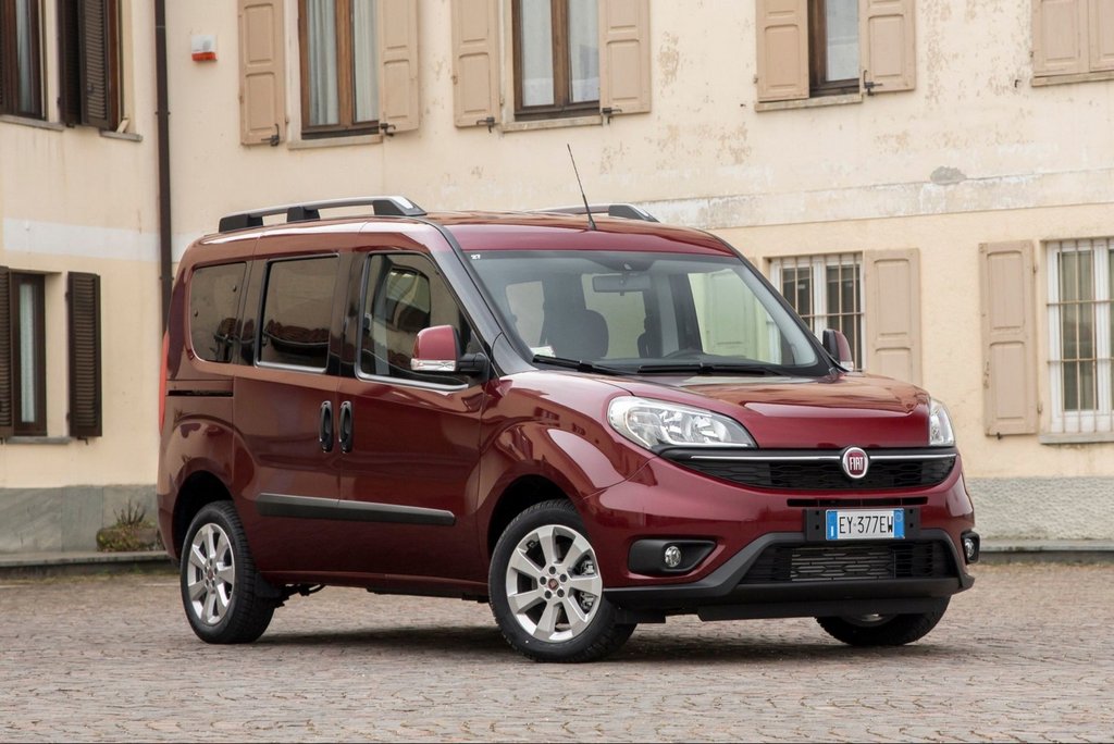 Огляд п’ятимісного вантажопасажирського компактвена Fiat Doblo