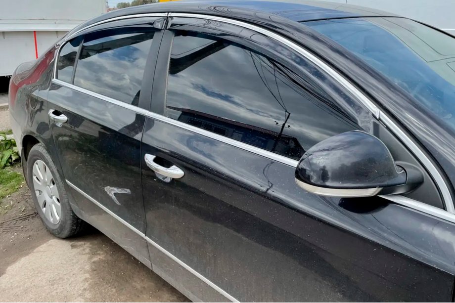 Volkswagen Passat B6 2006-2012 рр. Вітровики з хром молдингом SD (4 шт, HIC) Фото 1