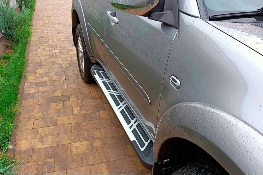 Mitsubishi Pajero Sport 2008-2015 рр. Бокові пороги Sunrise (2 шт., алюміній)
