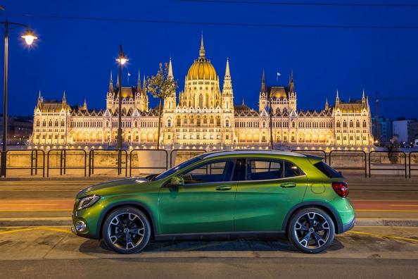 Компактний кросовер Mercedes-Benz GLA-Class