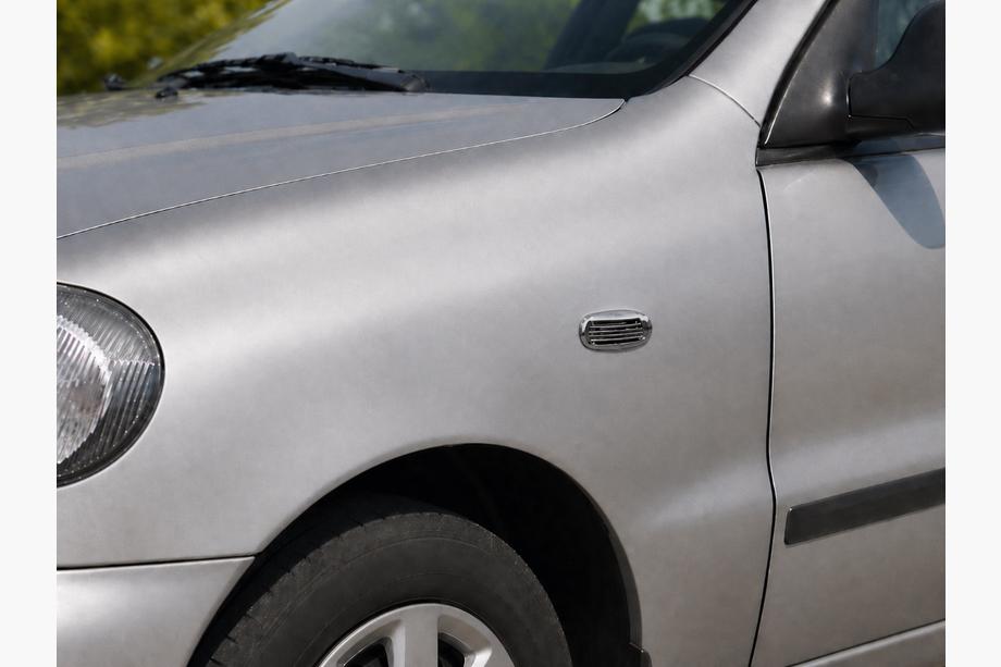 Daewoo Lanos 1998-2017 рр. Решітка на повторювач Овал (2 шт, ABS) Image