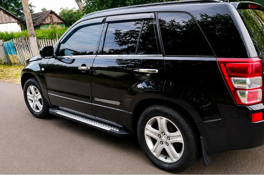 Suzuki Grand Vitara 2005-2017 рр. Бокові пороги Allmond Grey (2 шт., алюм) Image