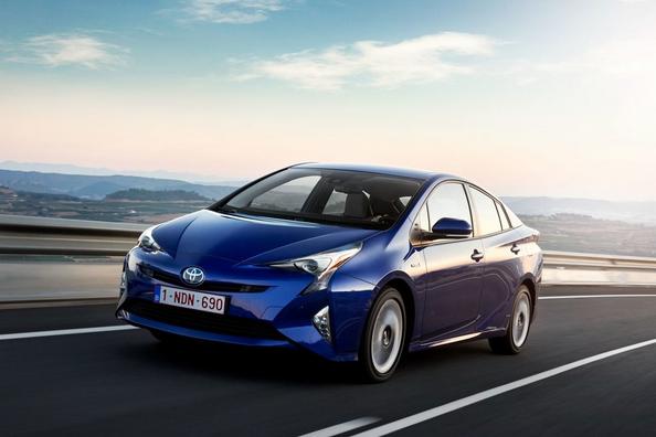 Четверте покоління гібридного хетчбека Toyota Prius Фото 10