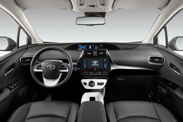 Четверте покоління гібридного хетчбека Toyota Prius Фото 4