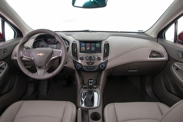 Хетчбек другого покоління Chevrolet Cruze Фото 7
