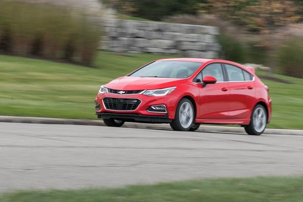 Хетчбек другого покоління Chevrolet Cruze Фото 5