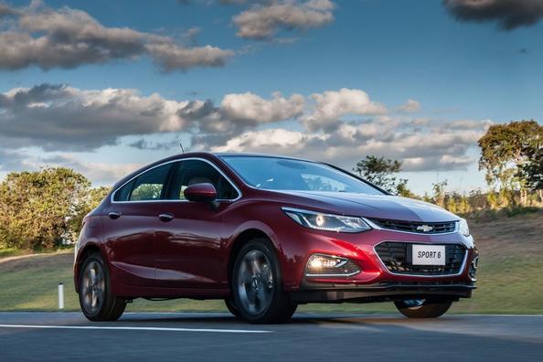 Хетчбек другого покоління Chevrolet Cruze Фото 1