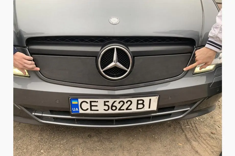 Mercedes Vito W639 2004-2014 рр. Зимова накладка на решітку V1 (2010-2015) Глянцева Фото 4