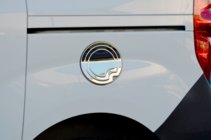Opel Combo 2012-2018 рр. Накладка на лючок бензобака (нерж.) фото 1