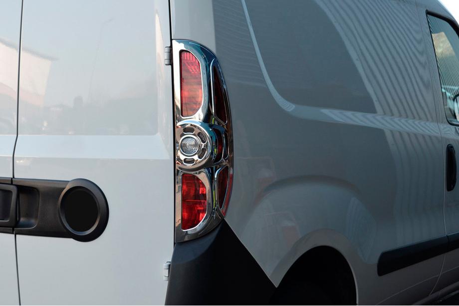 Opel Combo 2012-2018 рр. Окантовка на стопи (2012-2015, 2 шт, пласт) Image