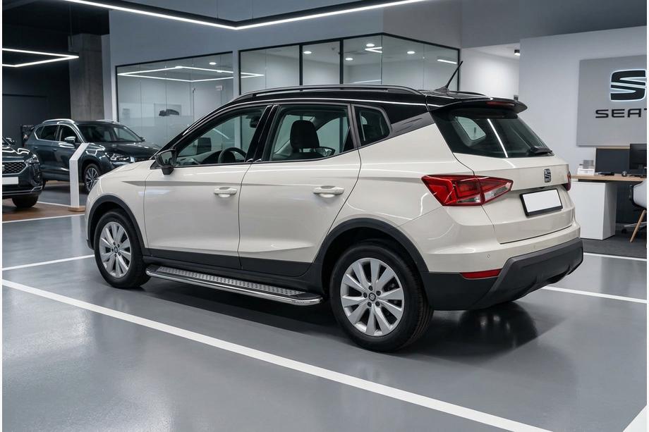 Seat Arona 2017- рр. Бокові пороги Maydos V2 (2 шт., алюміній ↗ нерж) Фото 1