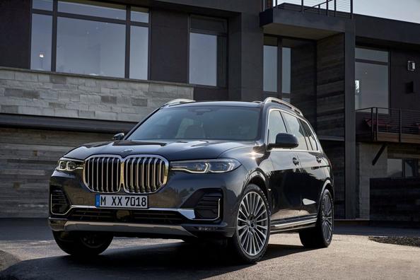 Флагманський кросовер BMW X7