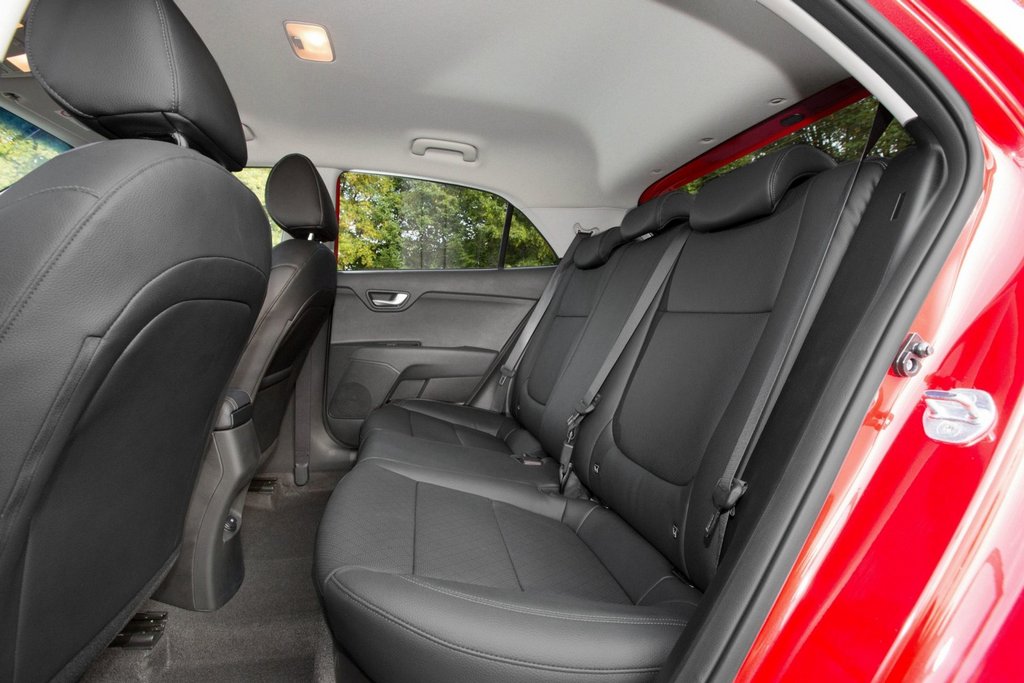 Хетчбек KIA Rio четвертого покоління