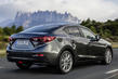 Рестайлінгова версія седана Mazda 3 фото 2
