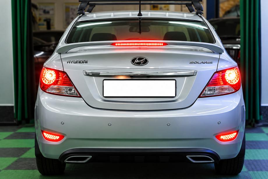 Hyundai Accent 2011-2017 рр. Спойлер Niken V2 (під фарбування) Image