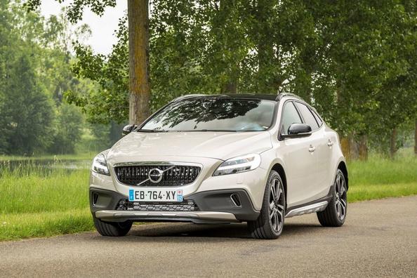 Огляд позашляхової версії хетчбека Volvo V40 Cross Country Фото 2