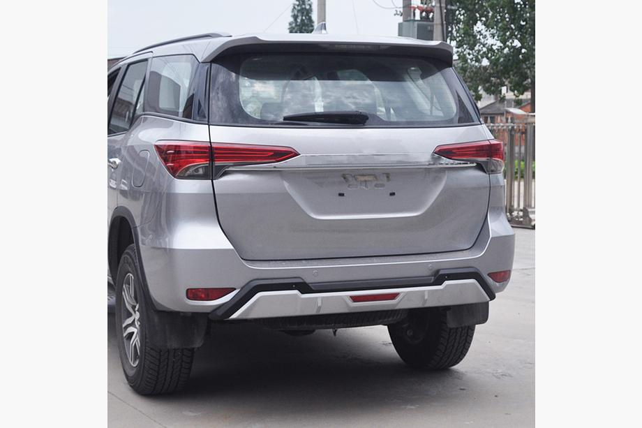 Toyota Fortuner 2015- рр. Передня і задня накладки (з ABS) Фото 3