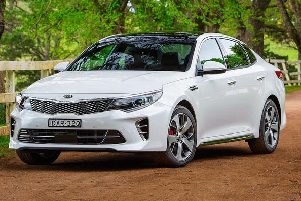 Огляд зарядженого седана KIA Optima GT Фото 7